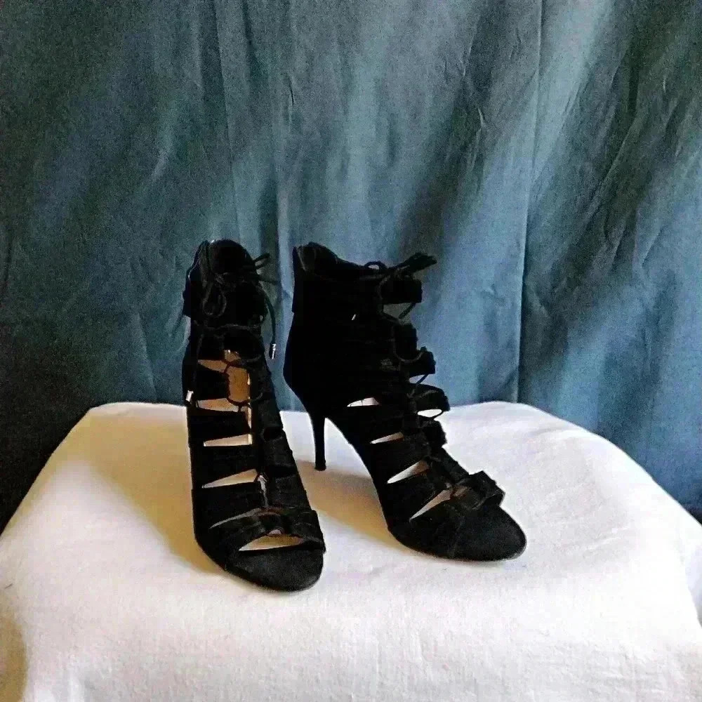 Jessica Simpson Heels - Picture 1 of 3